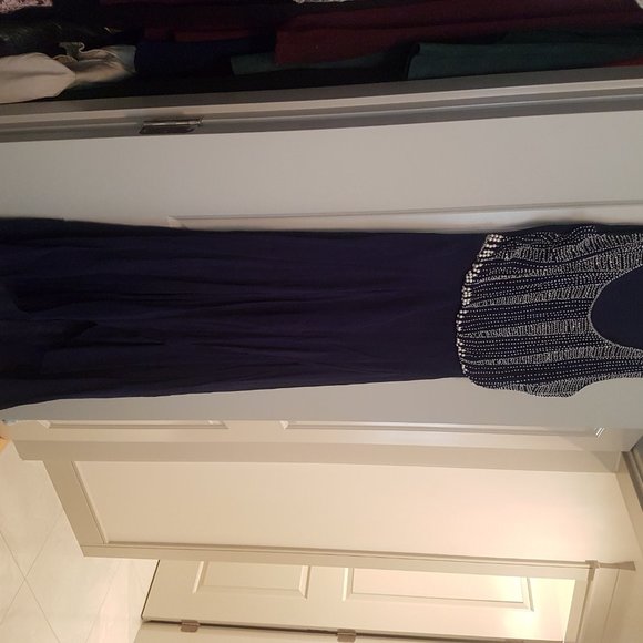 Evening dress - Picture 2 of 3